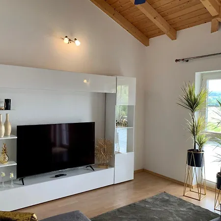 Im Sonneneck Bis 4 Personen Mit Parkplatz, W-lan, Netflix Im Thüringer Wald, Apartment *