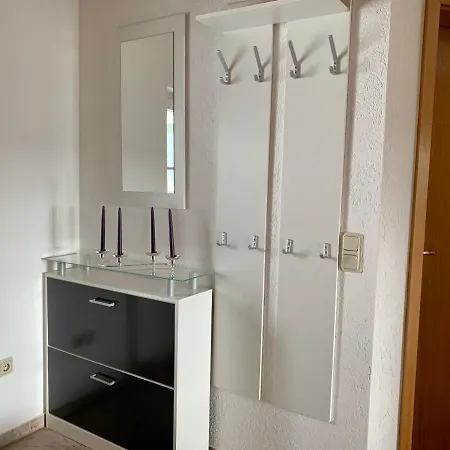 Apartment Im Sonneneck Bis 4 Personen Mit Parkplatz, W-lan, Netflix Im Thüringer Wald, *