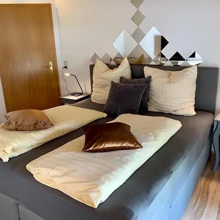 Apartment Sonneneck: Cozy Thuringian Forest Retreat With Parking And Netflix Schleusingen