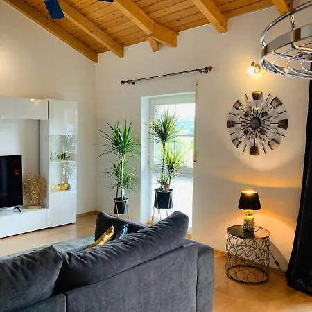 Apartment Sonneneck: Cozy Thuringian Forest Retreat With Parking And Netflix *