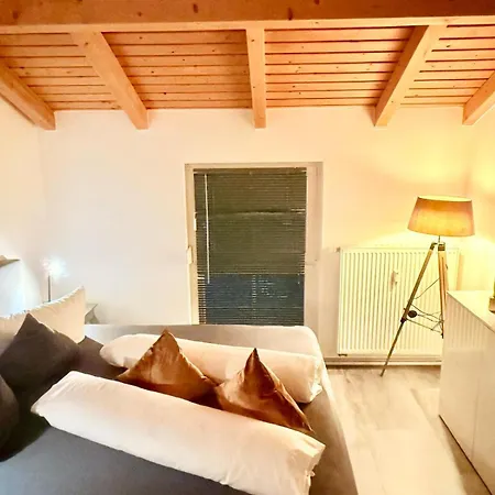 Apartment Im Sonneneck Bis 4 Personen Mit Parkplatz, W-lan, Netflix Im Thüringer Wald, *