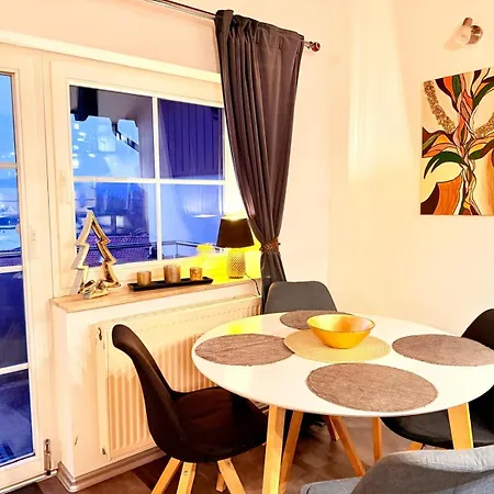 Apartment Im Sonneneck Bis 4 Personen Mit Parkplatz, W-lan, Netflix Im Thüringer Wald, *